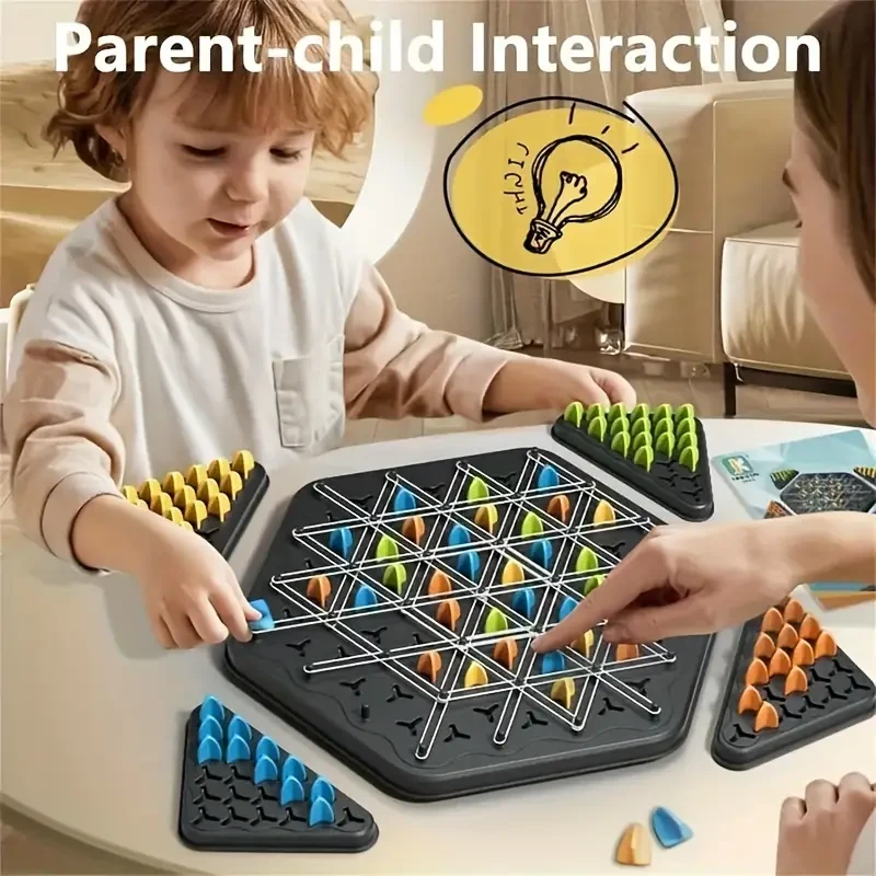 Juego de ajedrez triangular y banda elástica