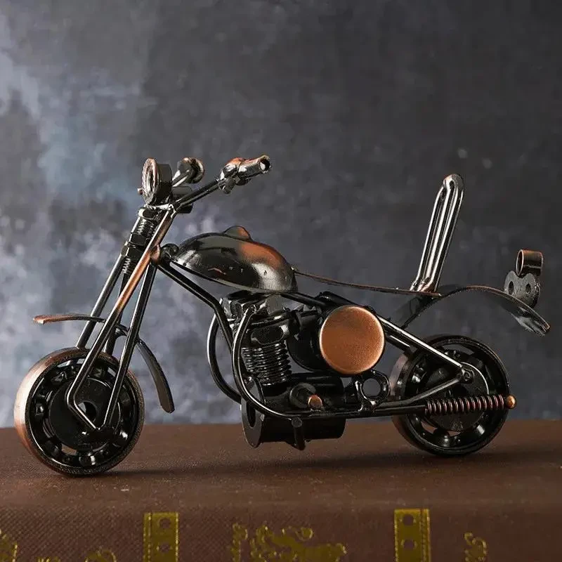 Figura de motocicleta de arte de hierro vintage