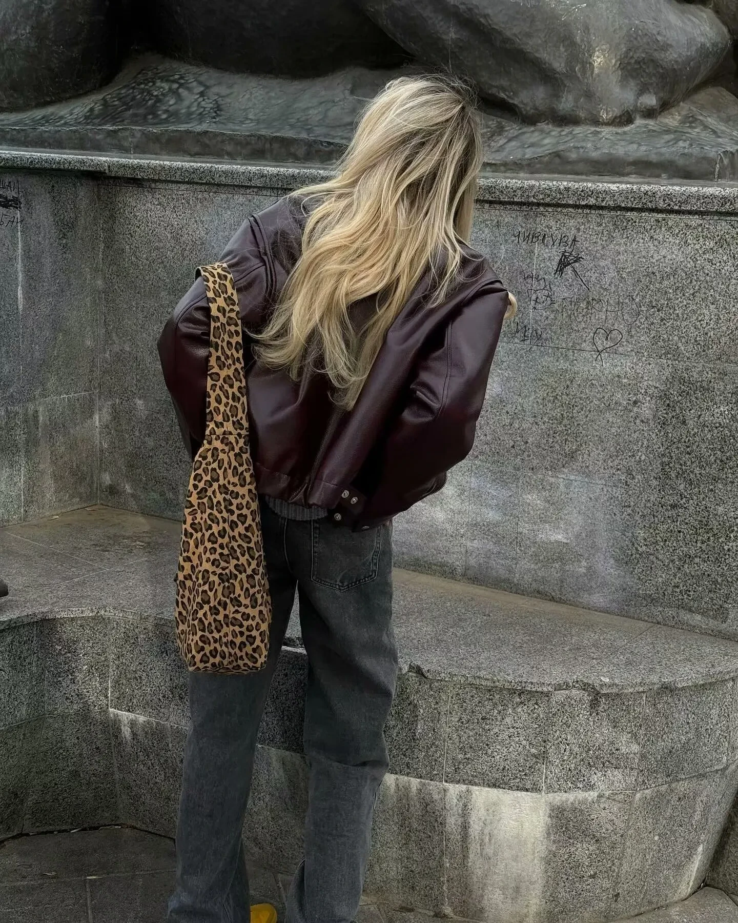 Chaqueta de cuero con solapa y cremallera de color liso, informal, de manga larga, para mujer