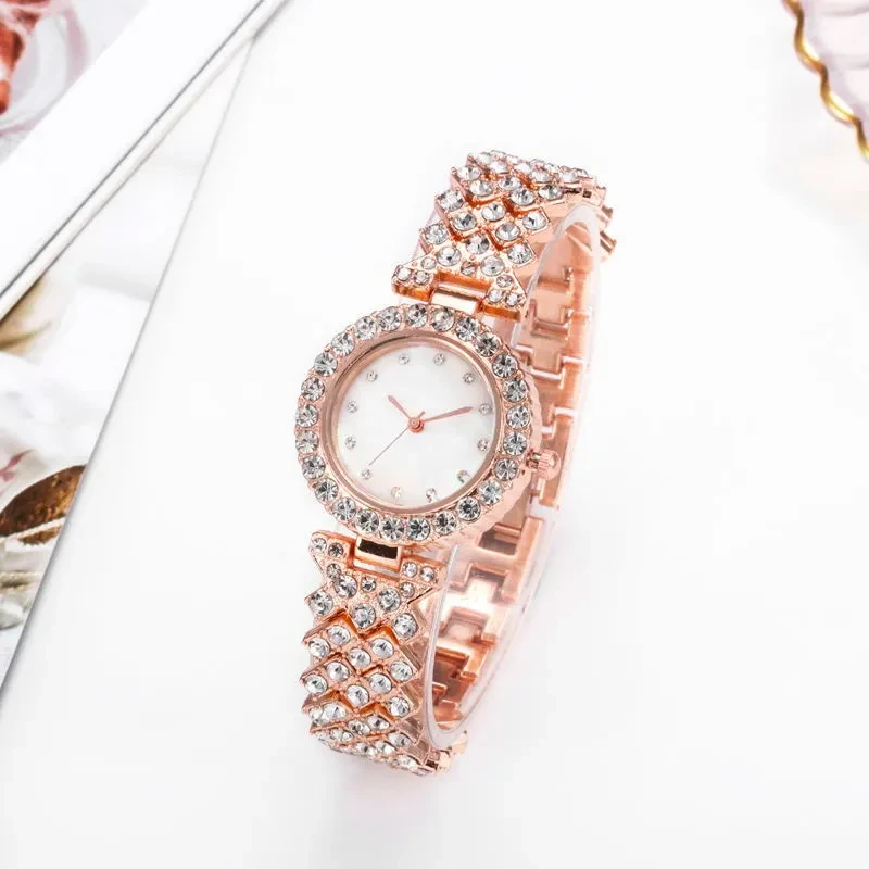 Reloj de cuarzo sencillo para mujer con aleación de diamantes
