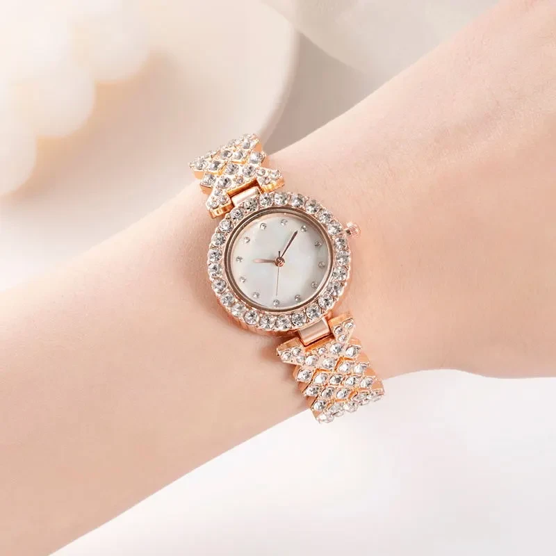 Reloj de cuarzo sencillo para mujer con aleación de diamantes