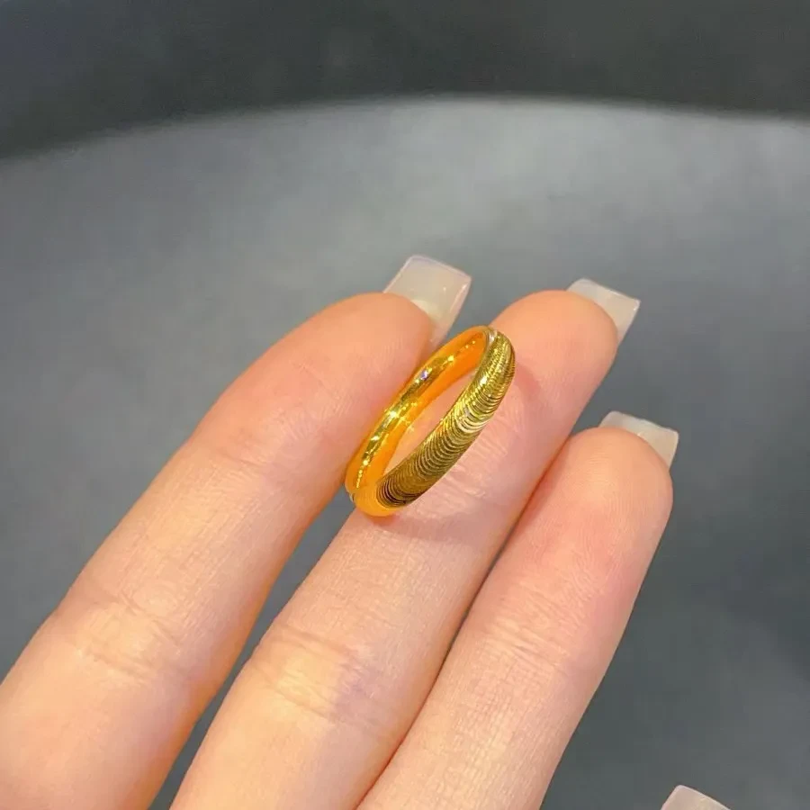 Anillo intermitente de ojo de gato dorado