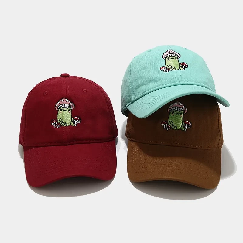 Gorra de béisbol bordada con diseño de rana y hongo de dibujos animados