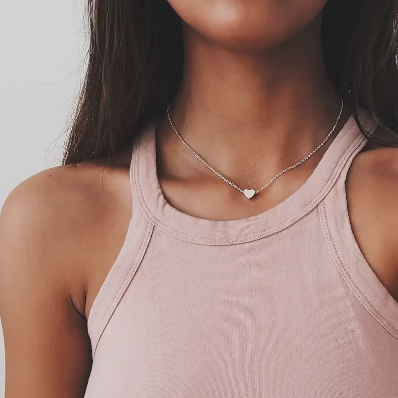 Collar colgante sencillo y exquisito en forma de corazón