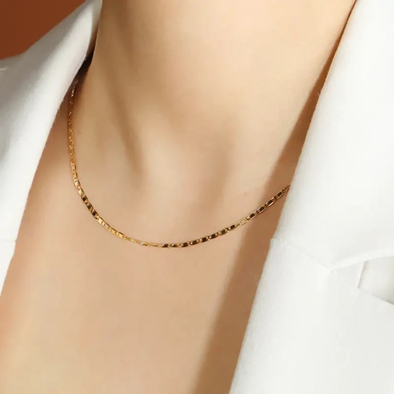 Cadena de collar punk italiana plana de oro de 18 quilates