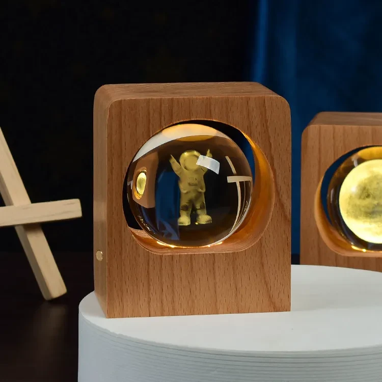 Luz nocturna 3D con forma de bola de cristal de haya