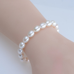 Pulsera de perlas en forma de arroz