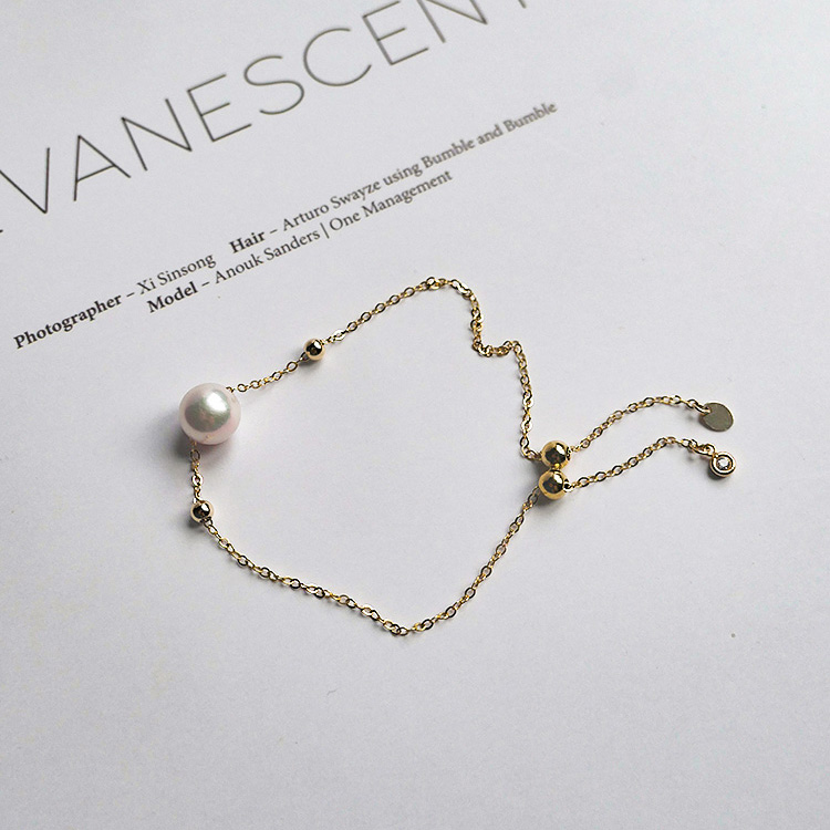 Pulsera individual de oro de 14 quilates con perlas de agua de mar y cáñamo