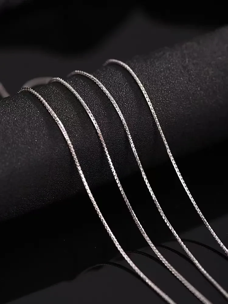 Collar cuadrado corto de 18 pulgadas