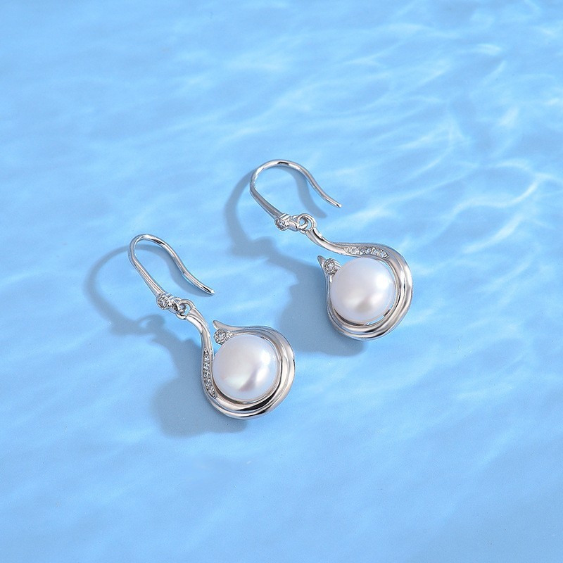 Collar de mujer de plata S925 con perlas naturales de agua dulce, cadena de suéter de lujo para otoño e invierno.