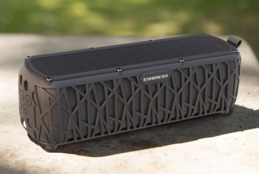 Los nuevos altavoces inalámbricos solares T61 continúan con su durabilidad de 60 horas. Altavoces solares Bluetooth ecológicos.