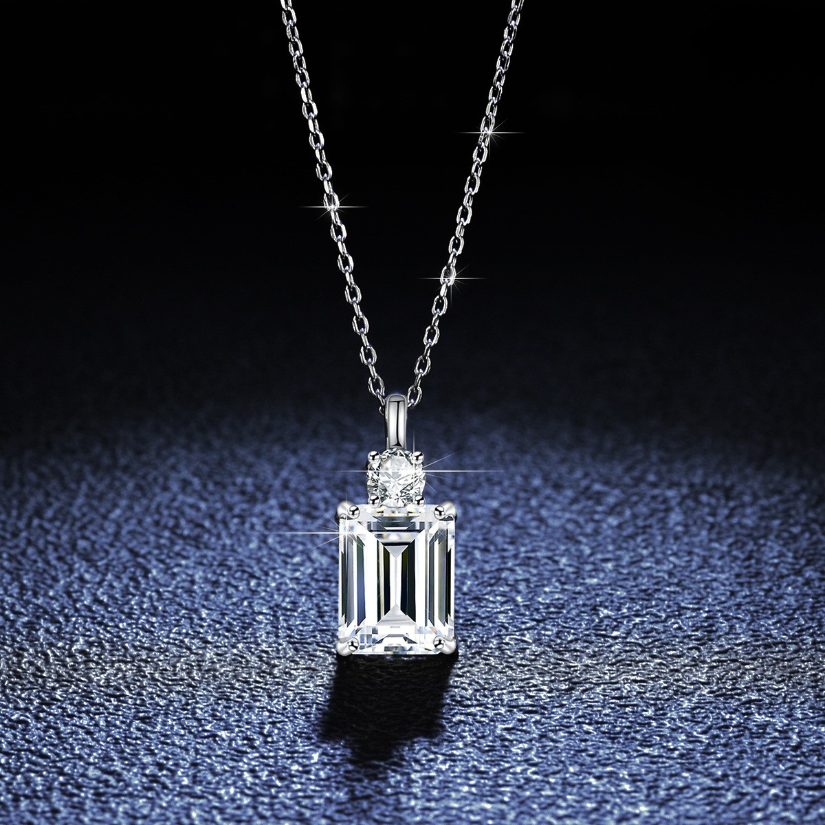 Collar de plata de ley S925 con esmeralda y diamantes cuadrados