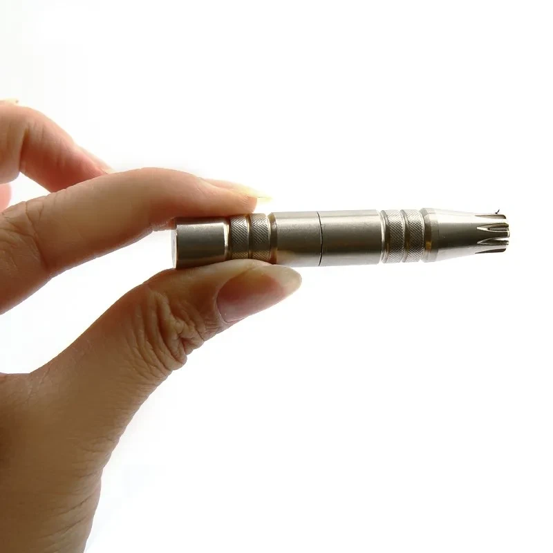 Recortador manual de vello nasal