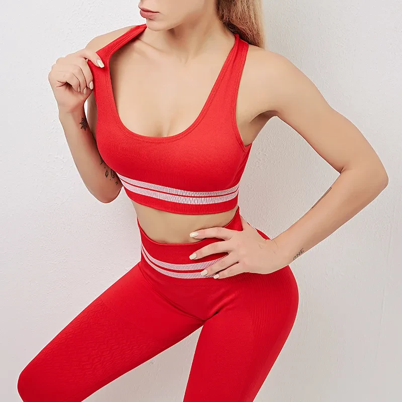 Chaleco de yoga con estiramiento de cadera y pantalones de fitness de cintura alta