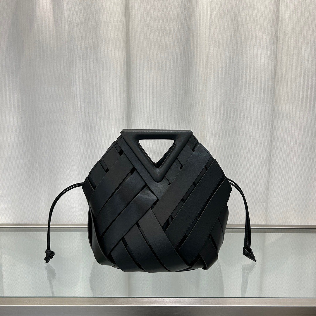 Bolso bandolera triangular con hebilla magnética para mujer