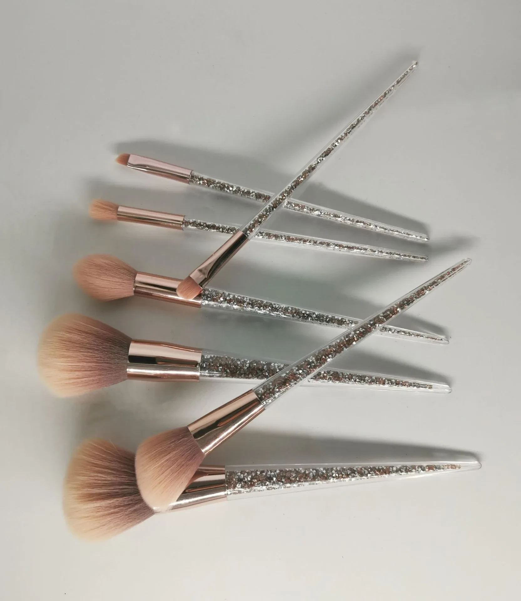 Herramientas de maquillaje para sombras de ojos y rubor con mango de diamante