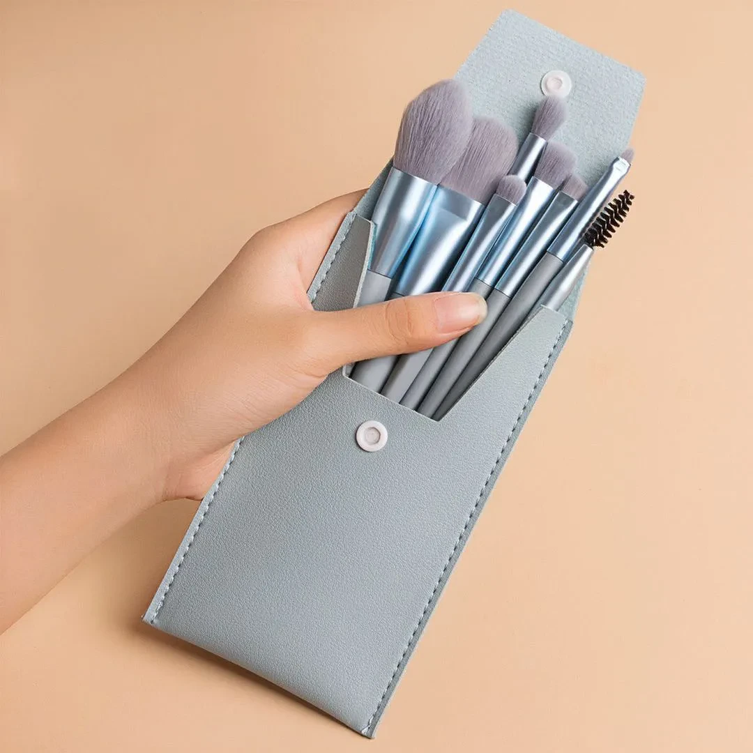 Juego portátil de 8 mini brochas de maquillaje
