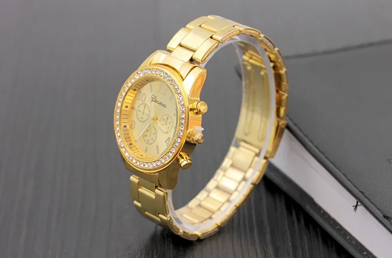 Reloj de moda con diamantes