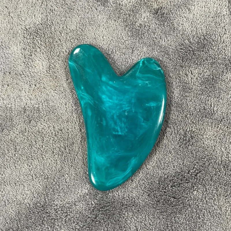 Hoja raspadora en forma de corazón para salón de belleza