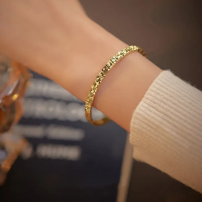 Pulsera de plata para mujer con nicho abierto sólido