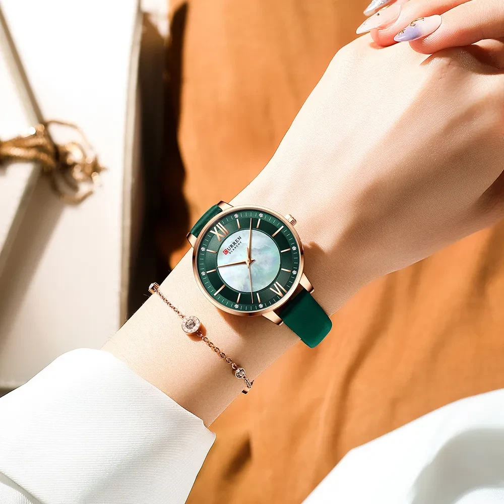 Reloj de moda para damas estético