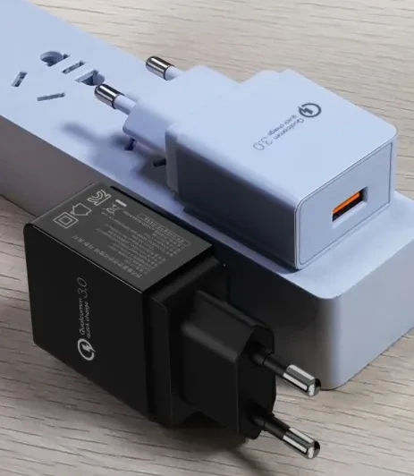 Cargador inalámbrico para teléfono móvil, reloj y auriculares.