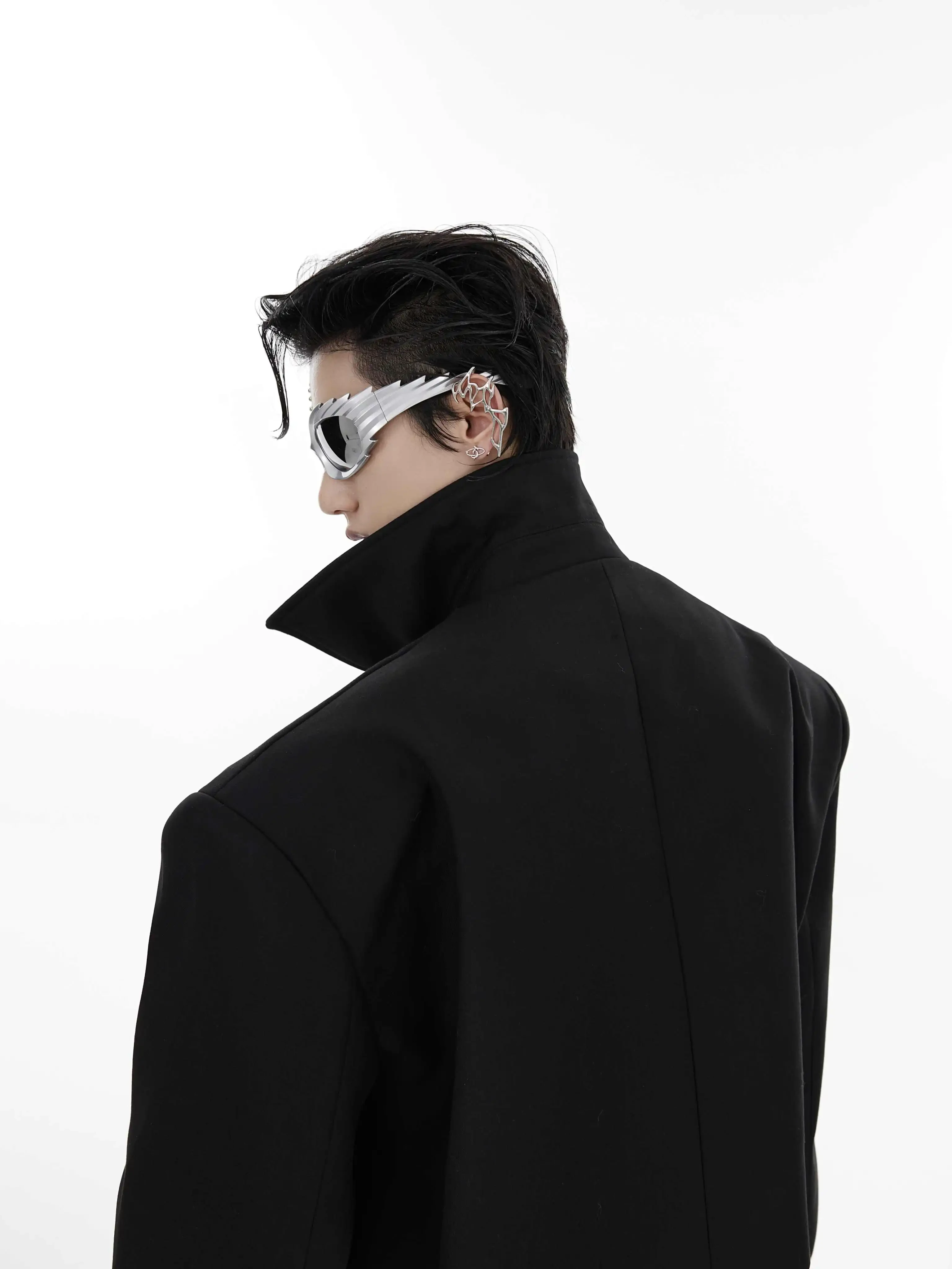 Chaqueta con diseño de perfil metálico para hombre