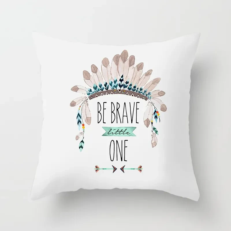 Funda de almohada de piel de melocotón con plumas de pavo real