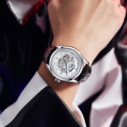 Reloj mecánico automático resistente al agua y luminoso.