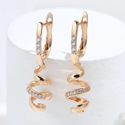 Pendientes ligeros de lujo en forma de D para mujer elegantes