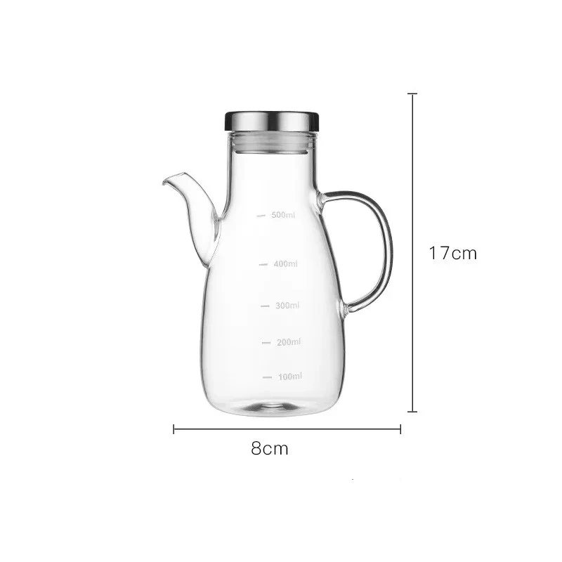 La lata de aceite de vidrio se puede llenar con latas de aceite.