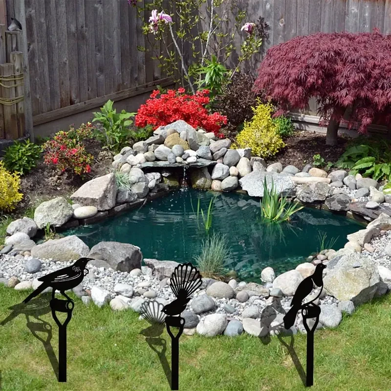 Encantadoras 3 estacas de metal para jardín con forma de familia de pájaros, para decoración de patio y césped al aire libre
