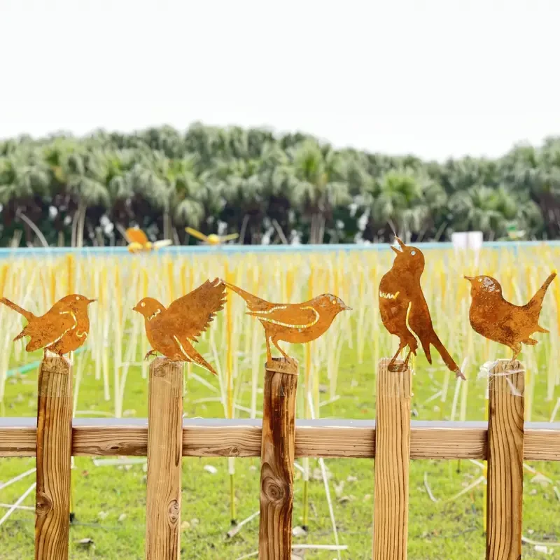 Juego de 5 pájaros de metal oxidado para decoración de jardín y patio al aire libre