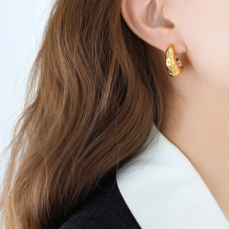 Pendientes de latón de alta calidad con forma de queso en forma de C, de lujo y asequibles.