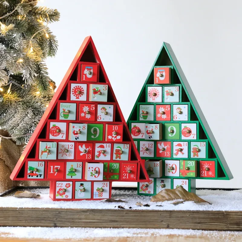 Calendario de madera con decoración navideña