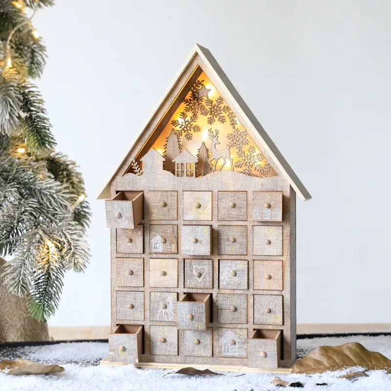 Calendario de madera con decoración navideña
