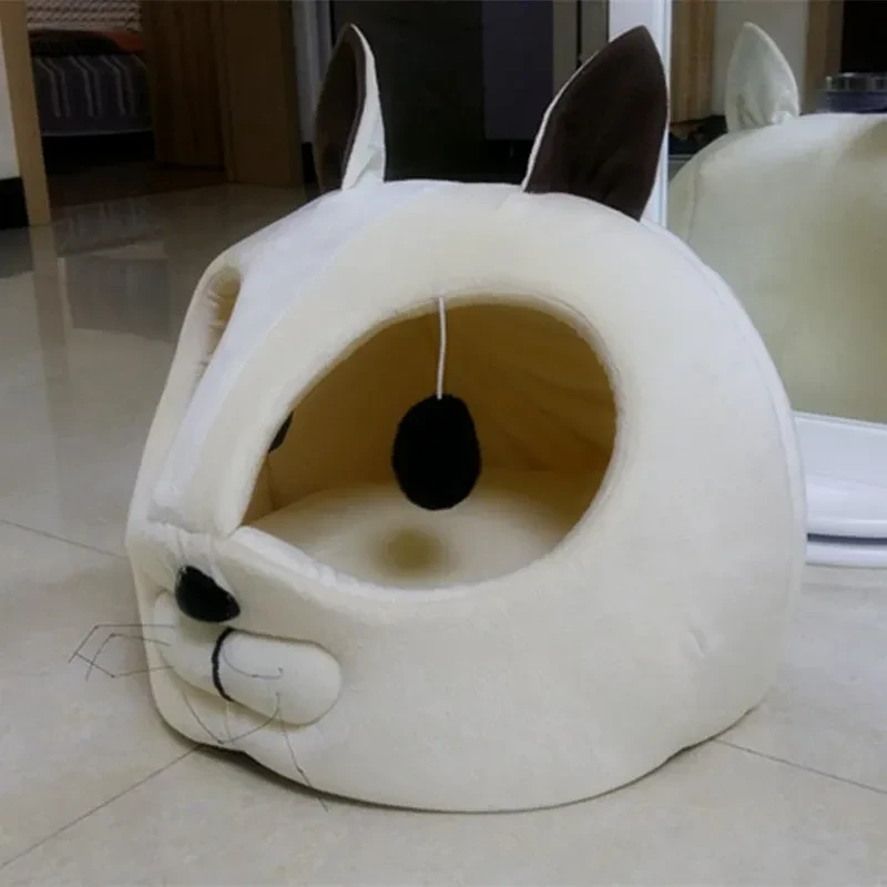 cama con forma de mascota