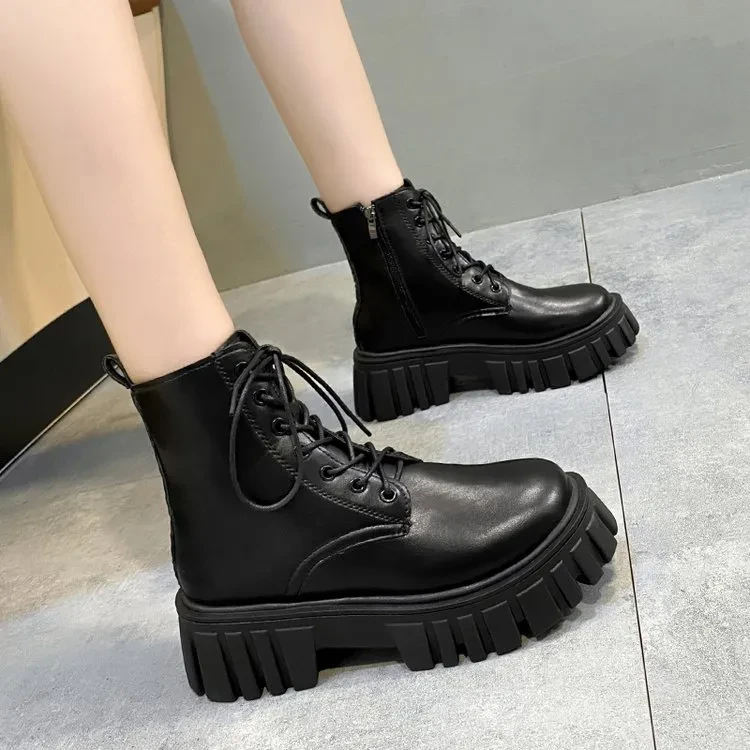 Botas de plataforma con cordones y cremallera lateral para mujer