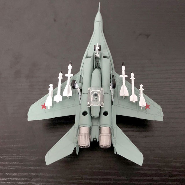 MAQUETA AVION - Cazador MIG29
