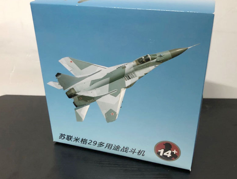 MAQUETA AVION - Cazador MIG29