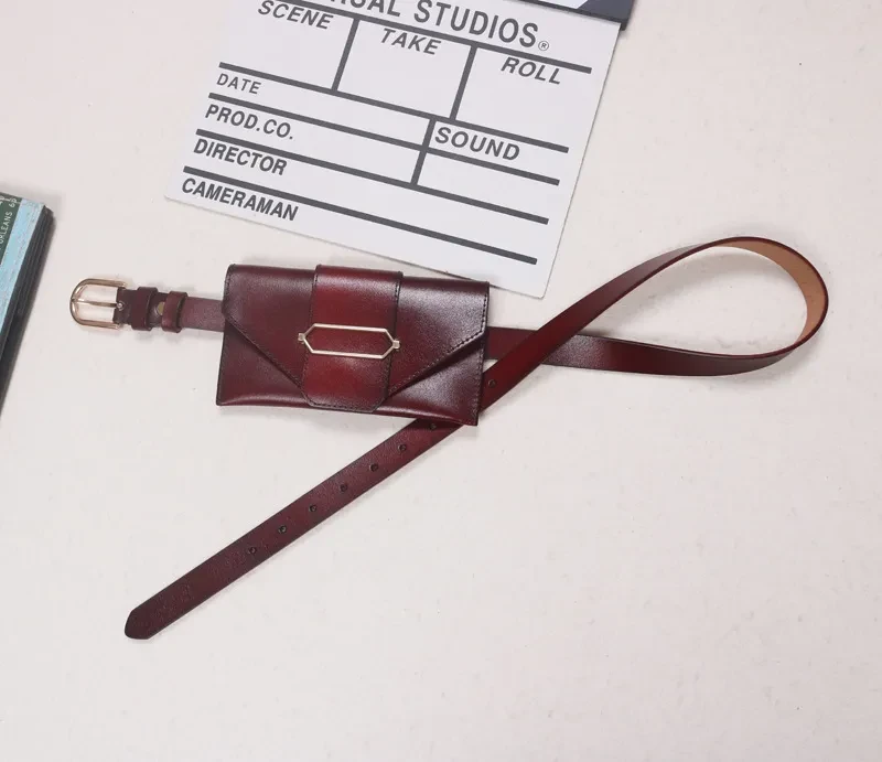 Bolso tipo sobre con forma de lápiz labial y llave para cambiar el teléfono móvil