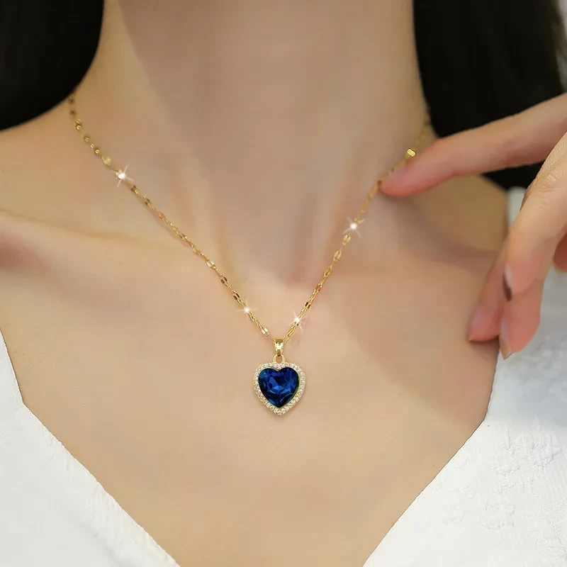Hermoso collar de diamantes para mujer, lleno de joyas, con un corazón amoroso, ligero y de lujo.
