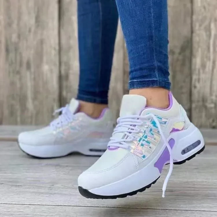 Zapatillas deportivas con cordones y tacón de cuña para mujer
