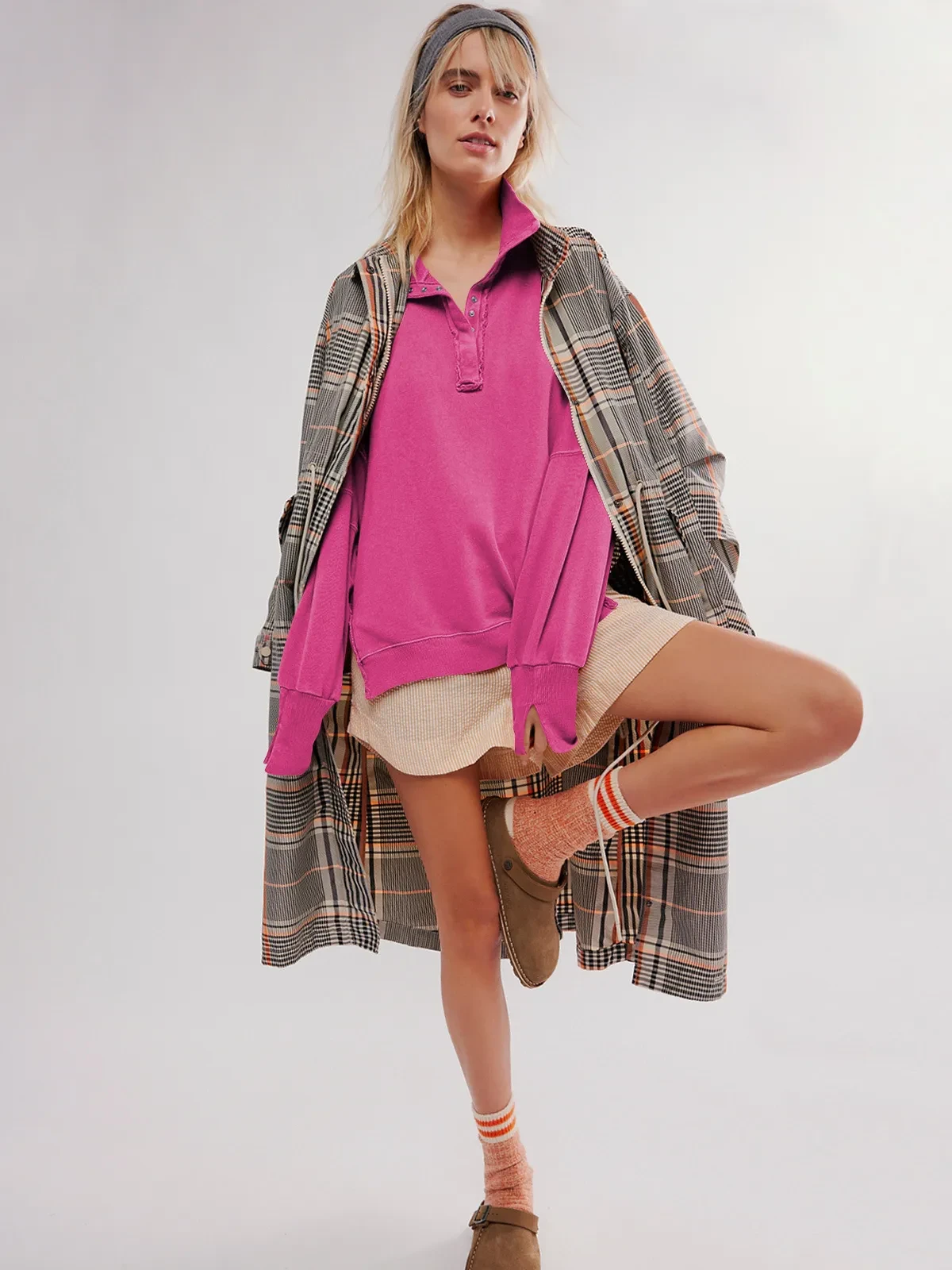 Suéter de mujer con solapa dividida y mangas farol con molduras decorativas