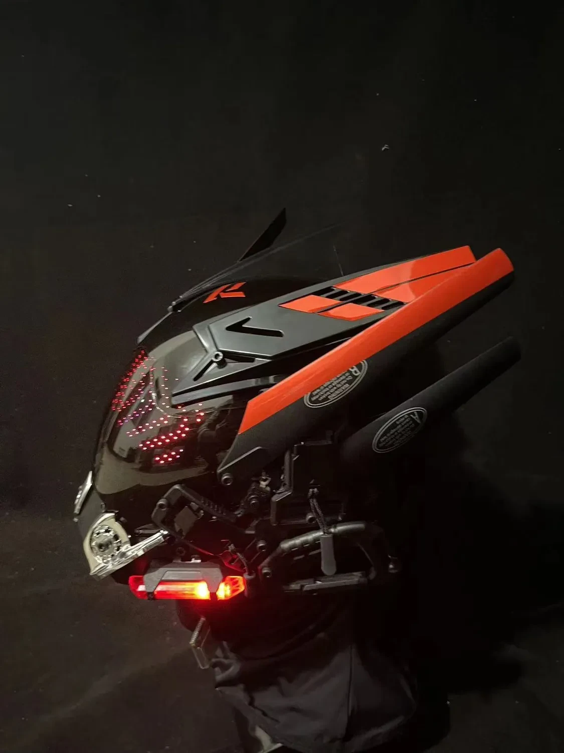 Tecnología de máscara de casco luminoso Sense