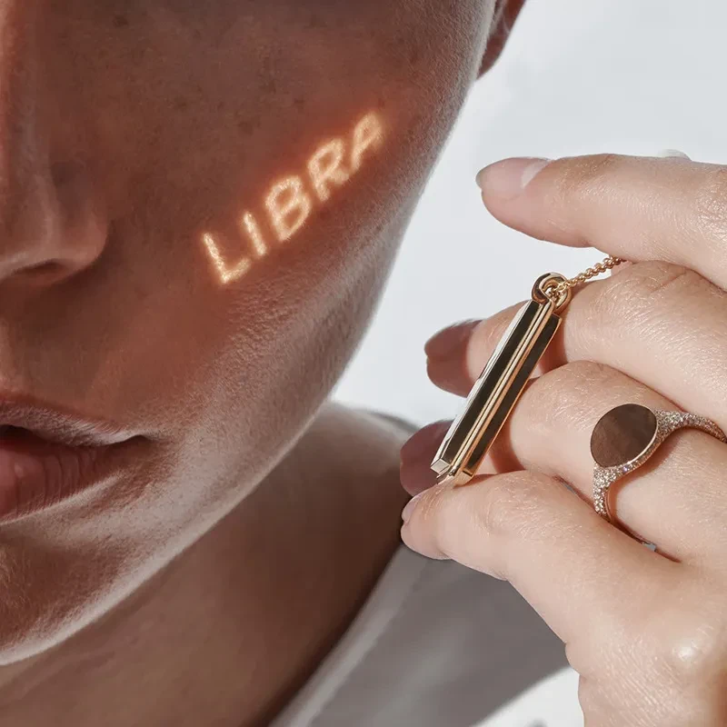 Anillo de pareja con tecnología de proyección negra