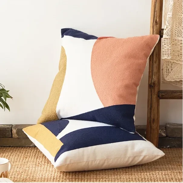 Almohada de gamuza bordada con toalla