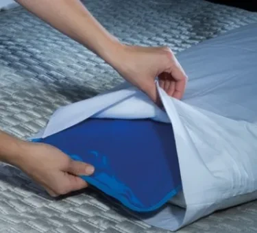 Almohada cuadrada gruesa hecha a mano