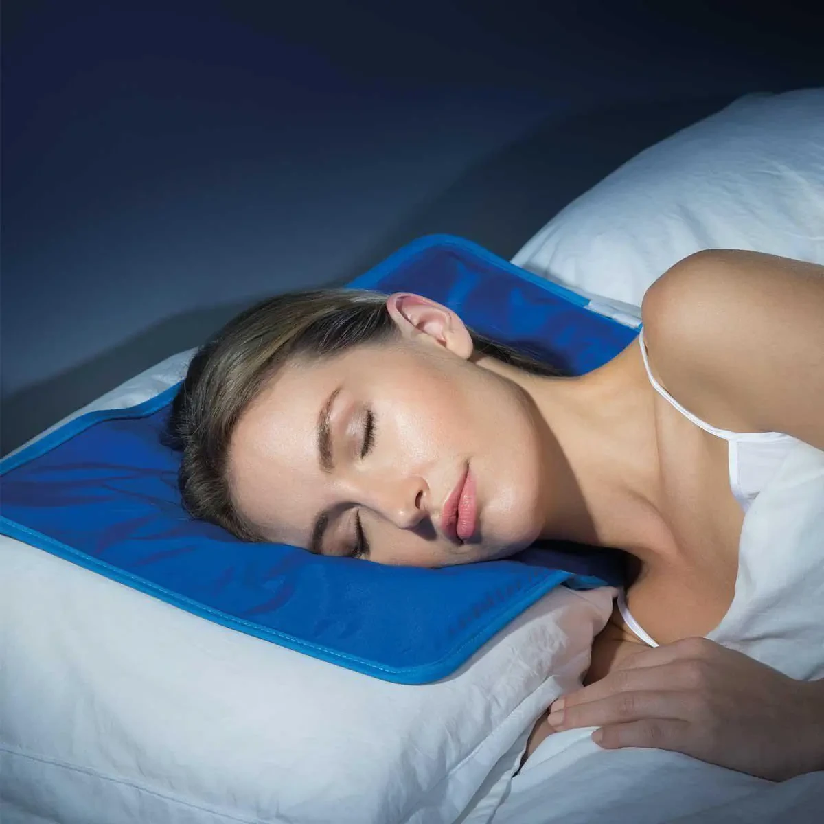 Almohada cuadrada gruesa hecha a mano