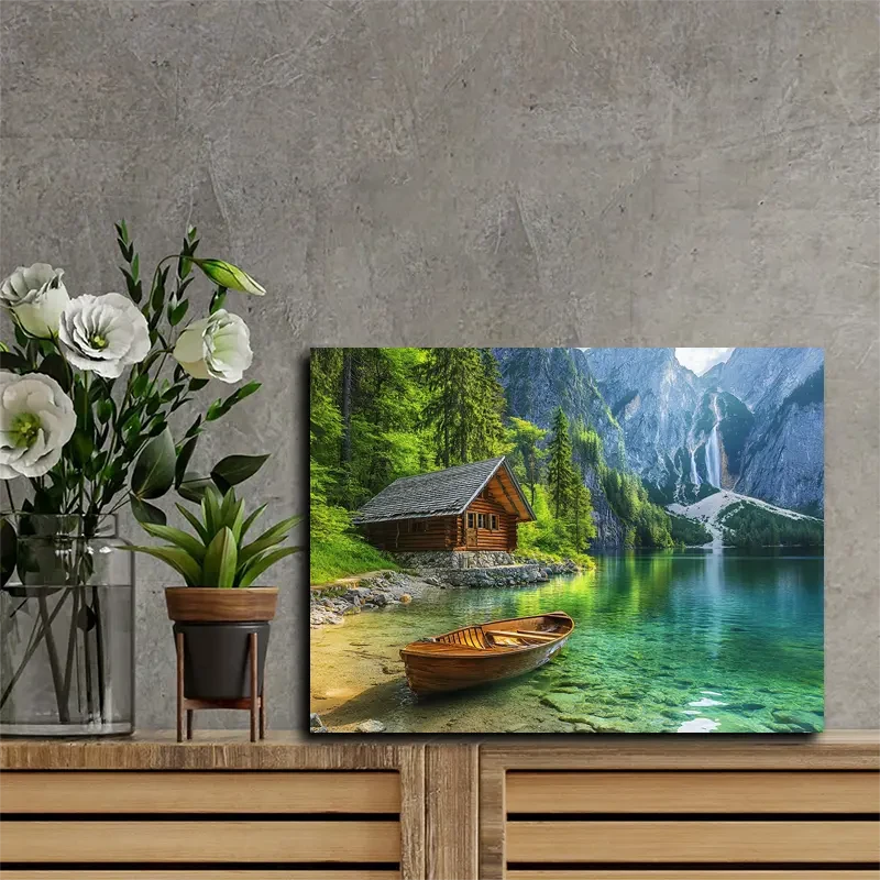 Cabaña de madera tranquila junto al agua con barco (29,97 x 39,88 cm)